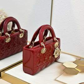 Picture of Dior Handbags _SKUfw239218912fw